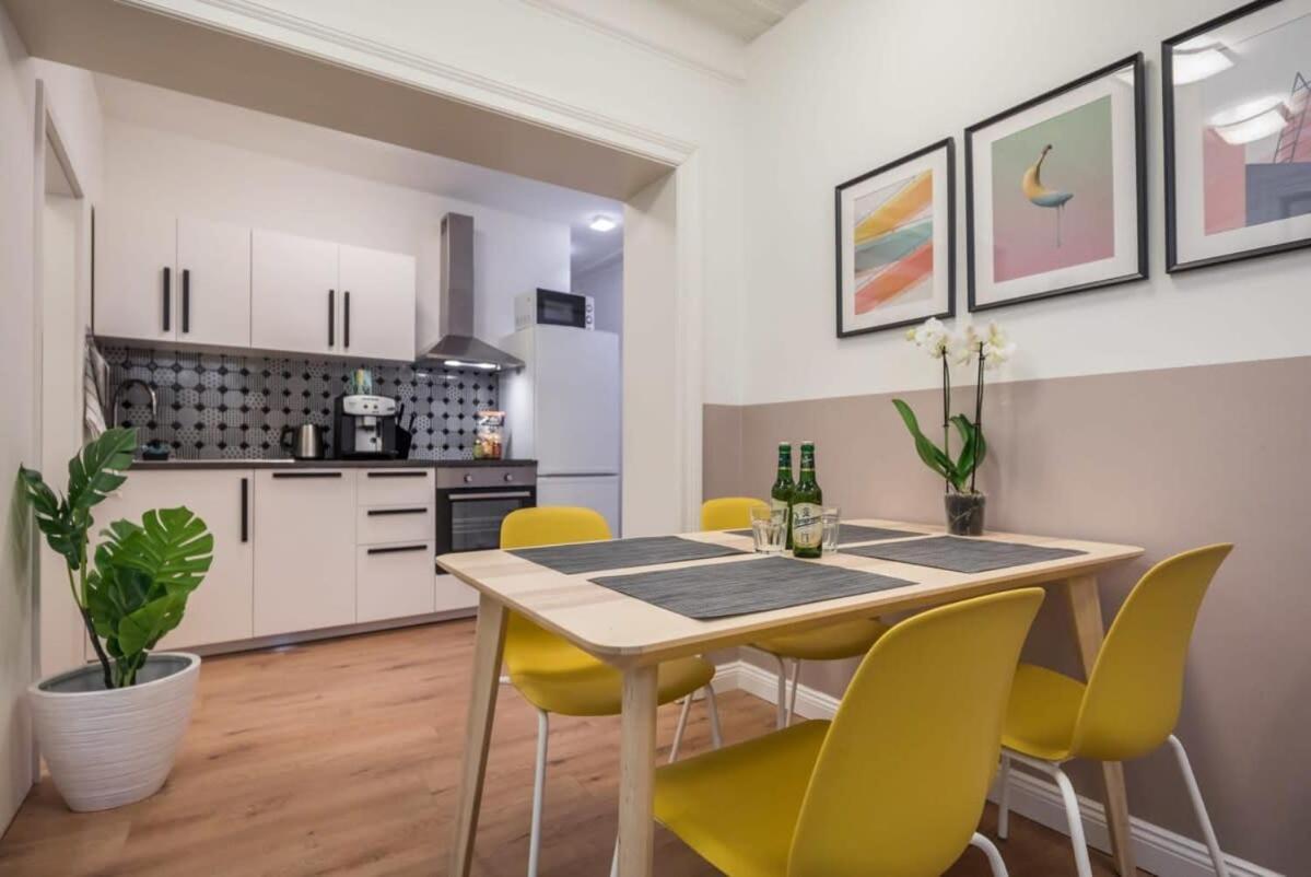 Charming Apartment In Prime Location Hamburg Eksteriør bilde
